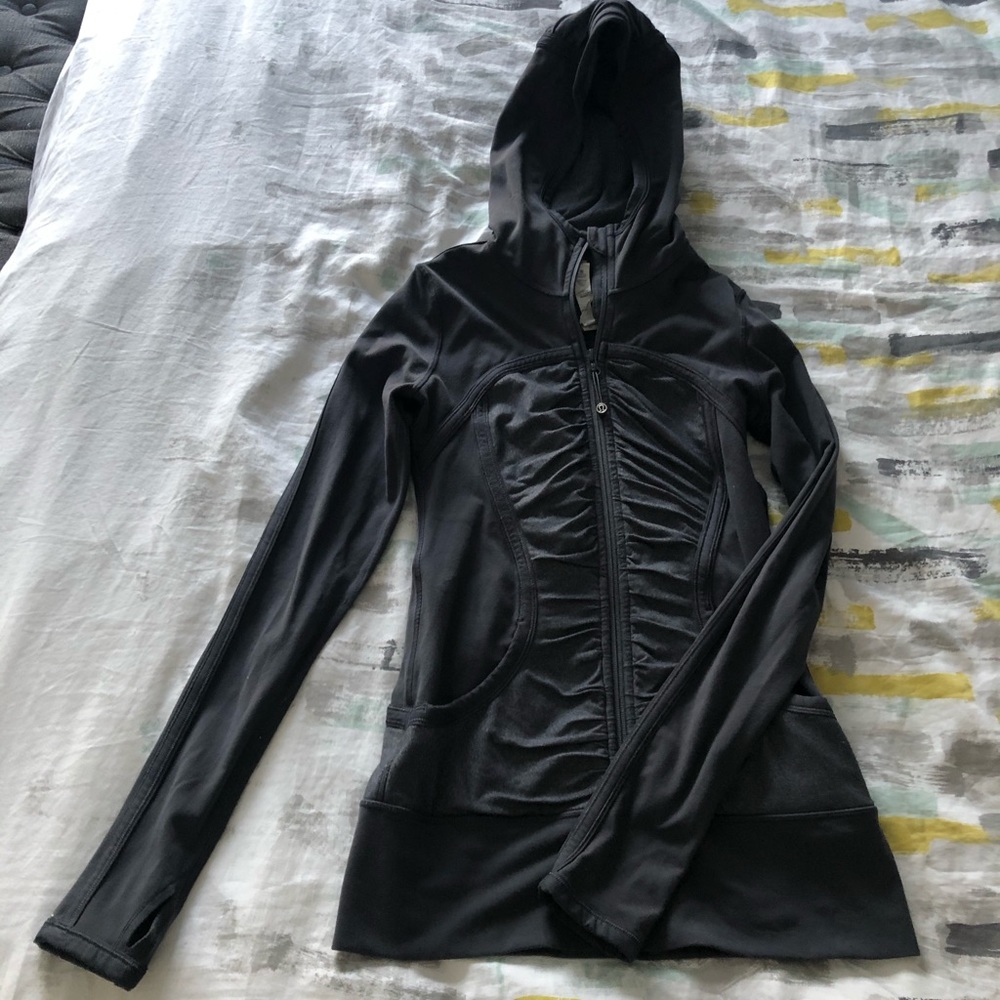 Lululemon ruched zip-up hoody 🖤